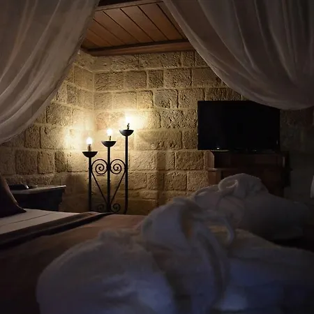 S. Nikolis Historic Boutique 4*