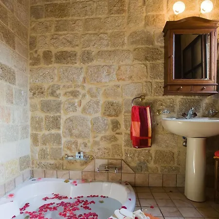 S. Nikolis Historic Boutique 4*